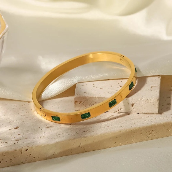 18K Gold Plated Bangle Bracelet*Baguette Tennis*Emerald Cut*Green Birthstone*JD - Picture 4 of 6